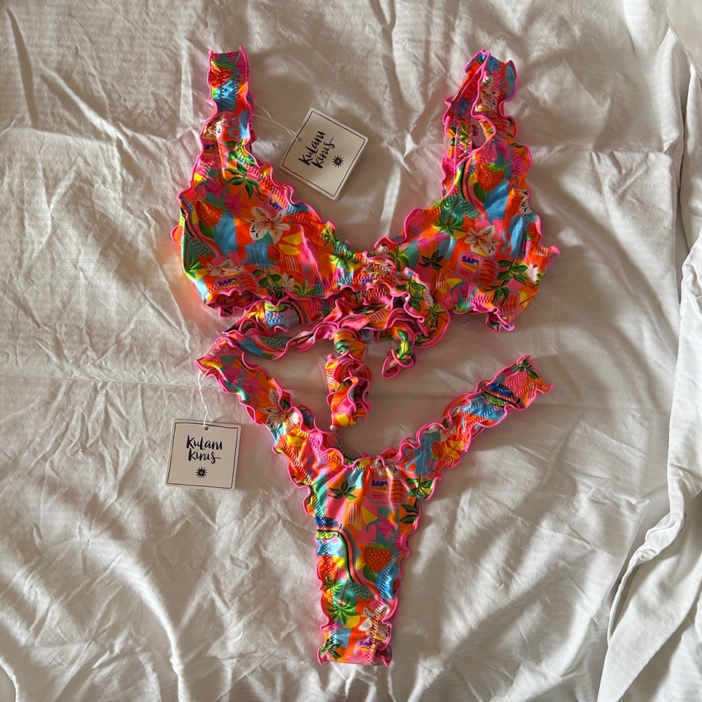 Kulani Kinis Lettuce Edge bikini set small top medium bottom Havana Haven NWT